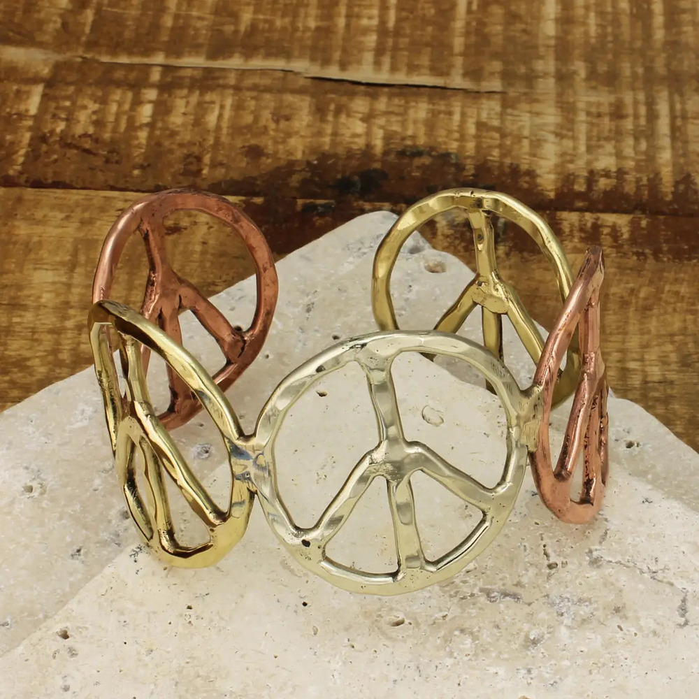 B7432 | Woodstock Vibes Peace Sign Bracelet
